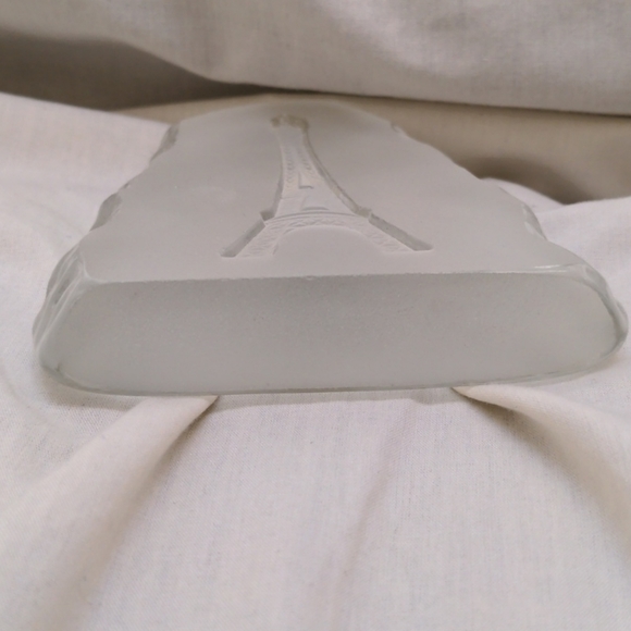 Vintage Eiffel Tower Glass Sculpture - Picture 6 of 7